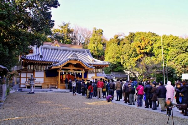 神社参拝の様子