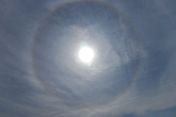 ハロ太陽の現象　写真