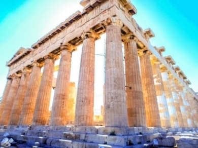 古代ギリシャの神殿の写真